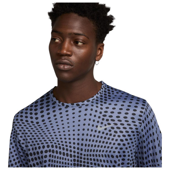 Nike Ανδρική κοντομάνικη μπλούζα Miler Dri-FIT UV Tee Nike Ανδρική κοντομάνικη μπλούζα Miler Dri-FIT UV Tee